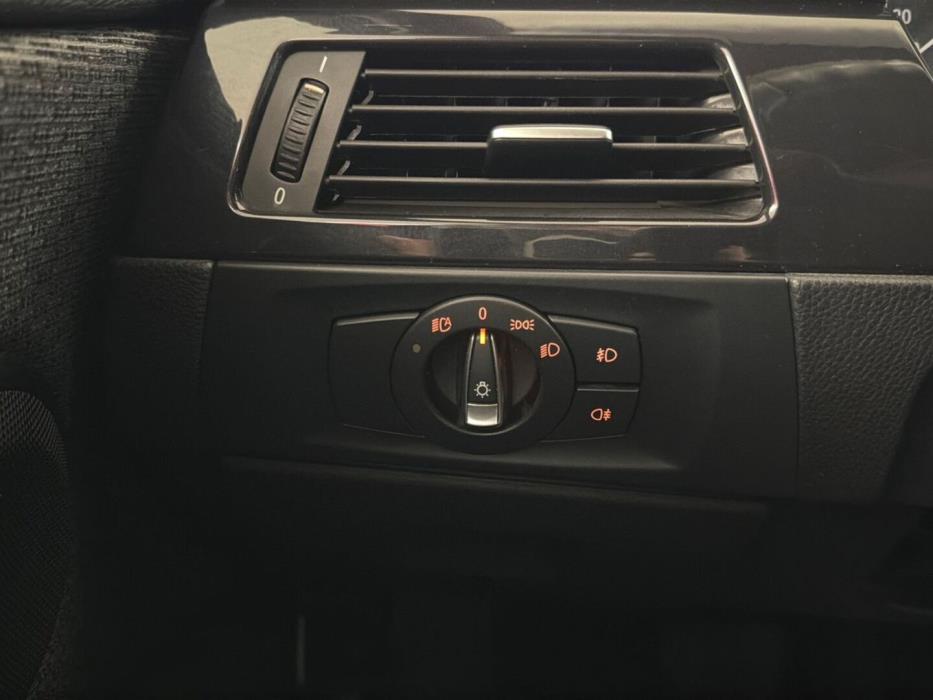 BMW 318 2011