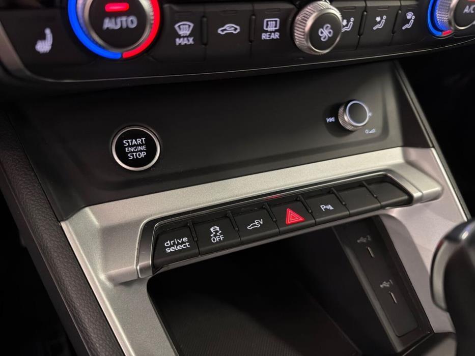 AUDI Q3 2023