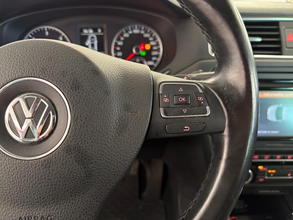 VOLKSWAGEN Jetta 2011