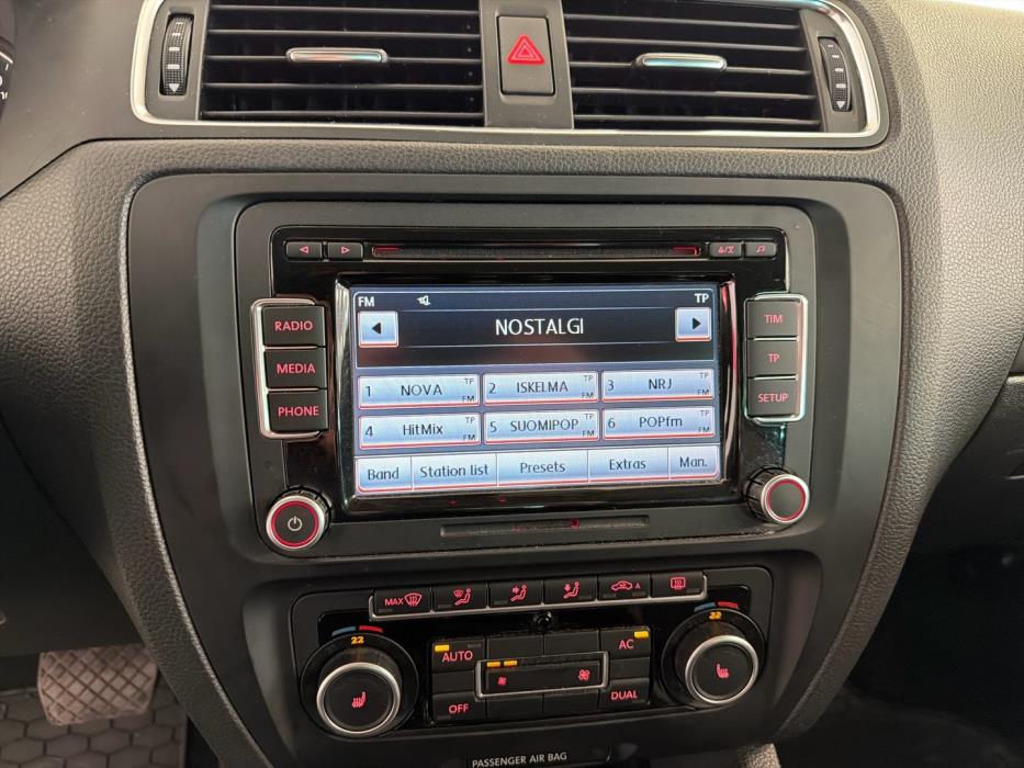 VOLKSWAGEN Jetta 2011
