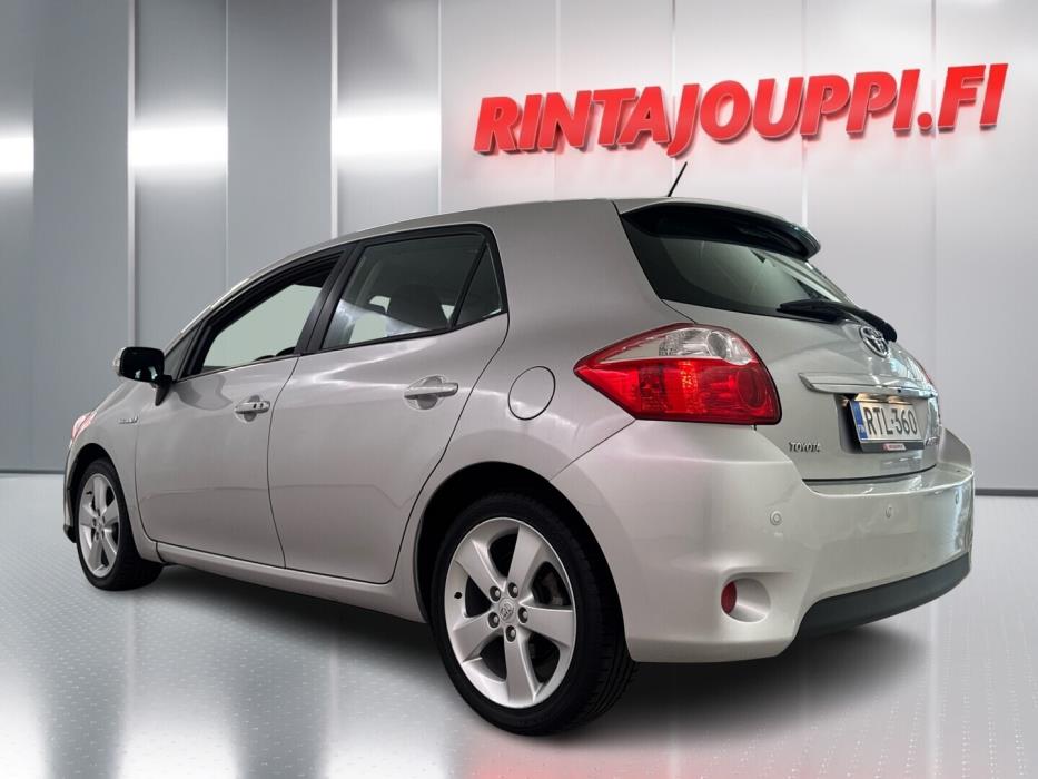 TOYOTA Auris 2011