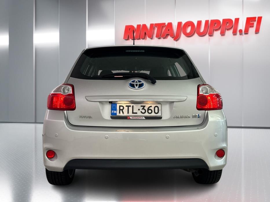 TOYOTA Auris 2011