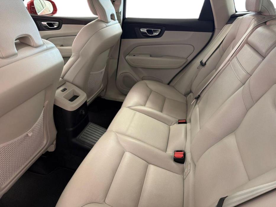 VOLVO XC60 2019