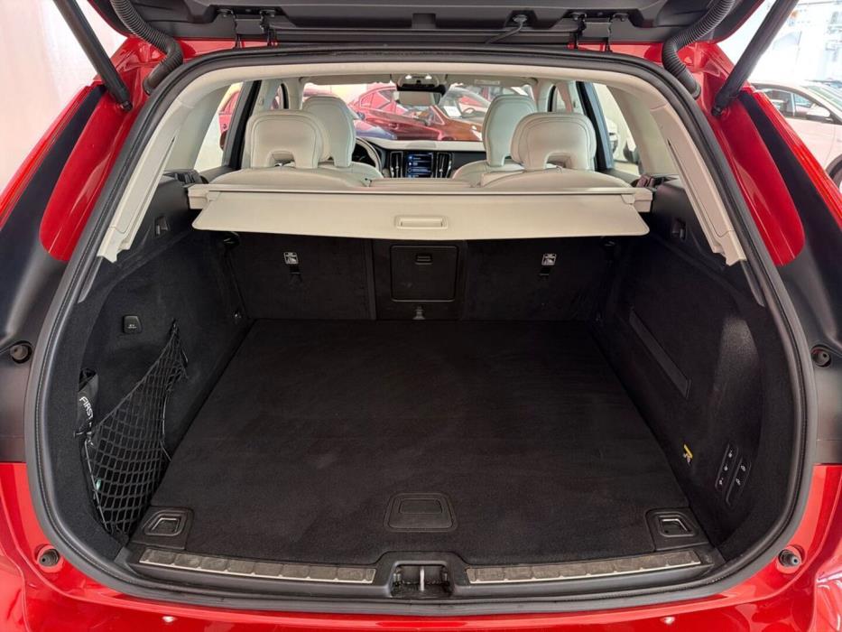 VOLVO XC60 2019