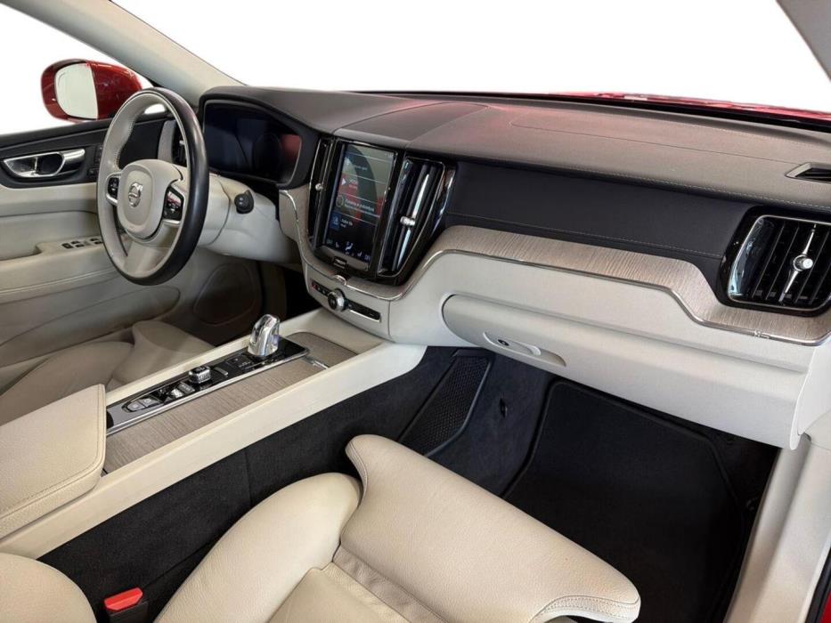 VOLVO XC60 2019