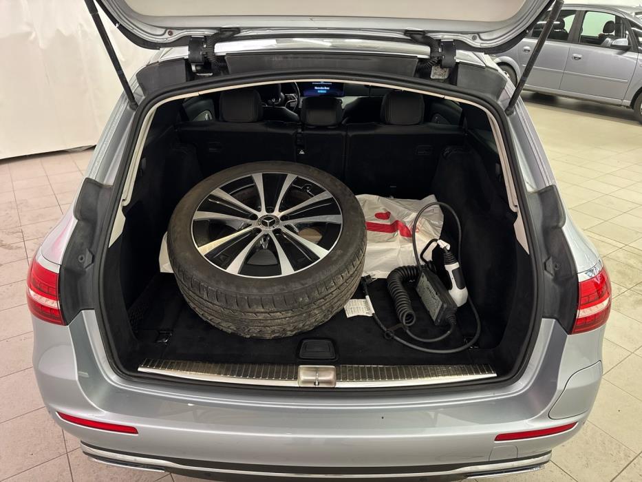 MERCEDES-BENZ E 2021