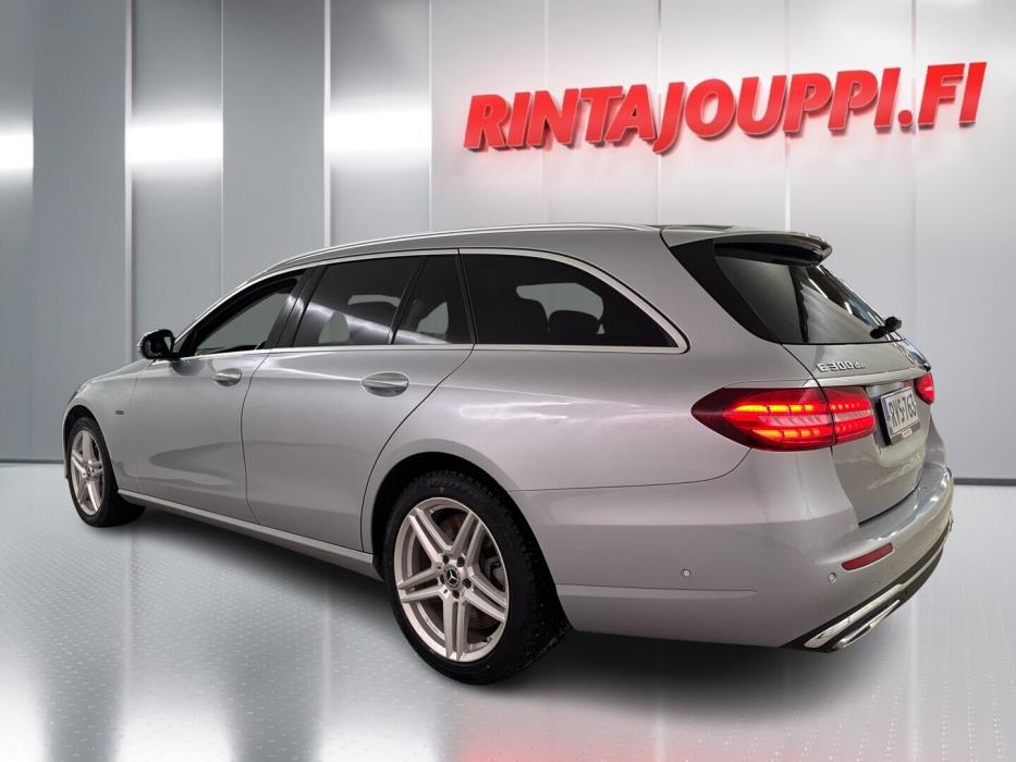 MERCEDES-BENZ E 2021