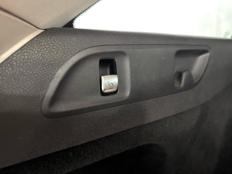 MERCEDES-BENZ E 2021