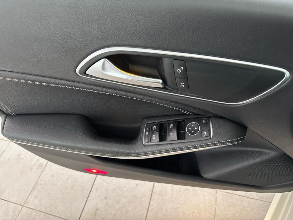 MERCEDES-BENZ CLA 2016