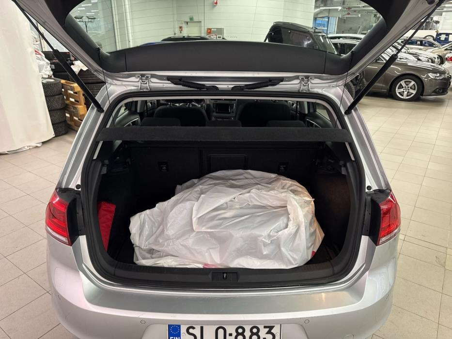 VOLKSWAGEN Golf 2015