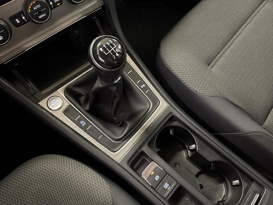 VOLKSWAGEN Golf 2015