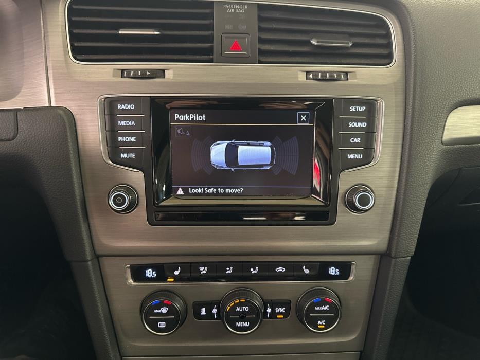 VOLKSWAGEN Golf 2015