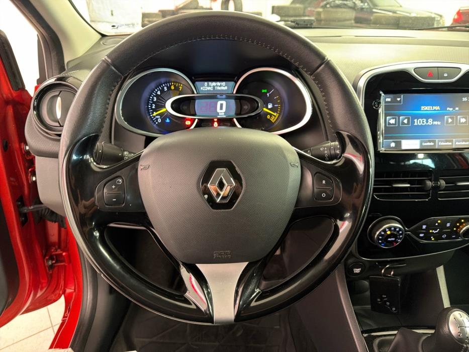 RENAULT Clio 2015