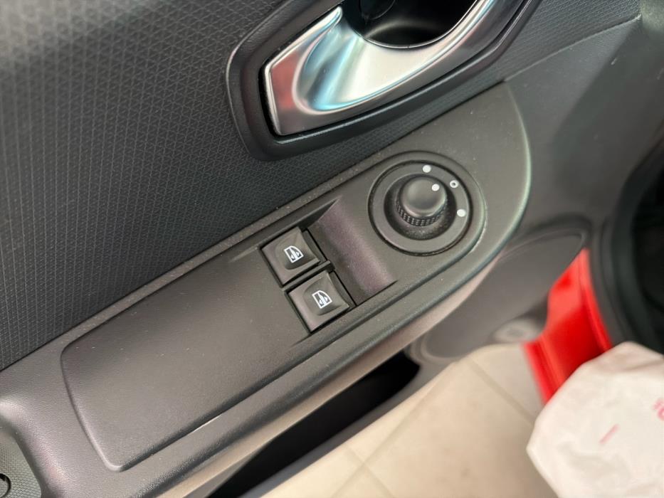 RENAULT Clio 2015