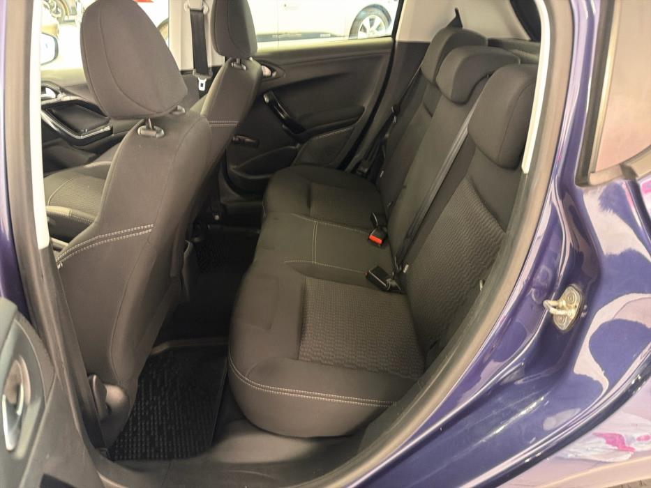 PEUGEOT 208 2016