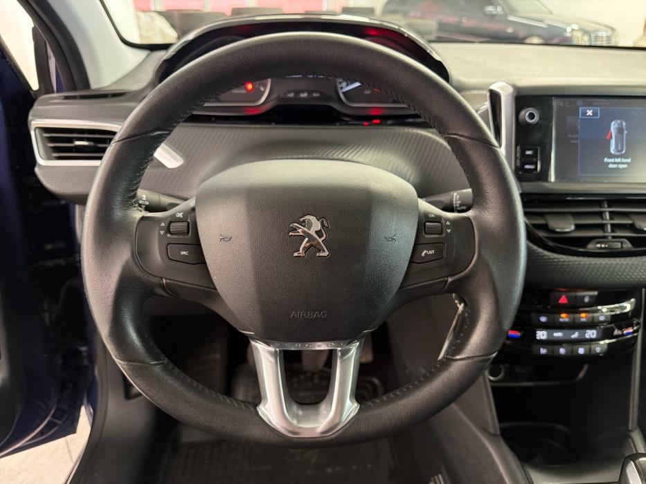 PEUGEOT 208 2016