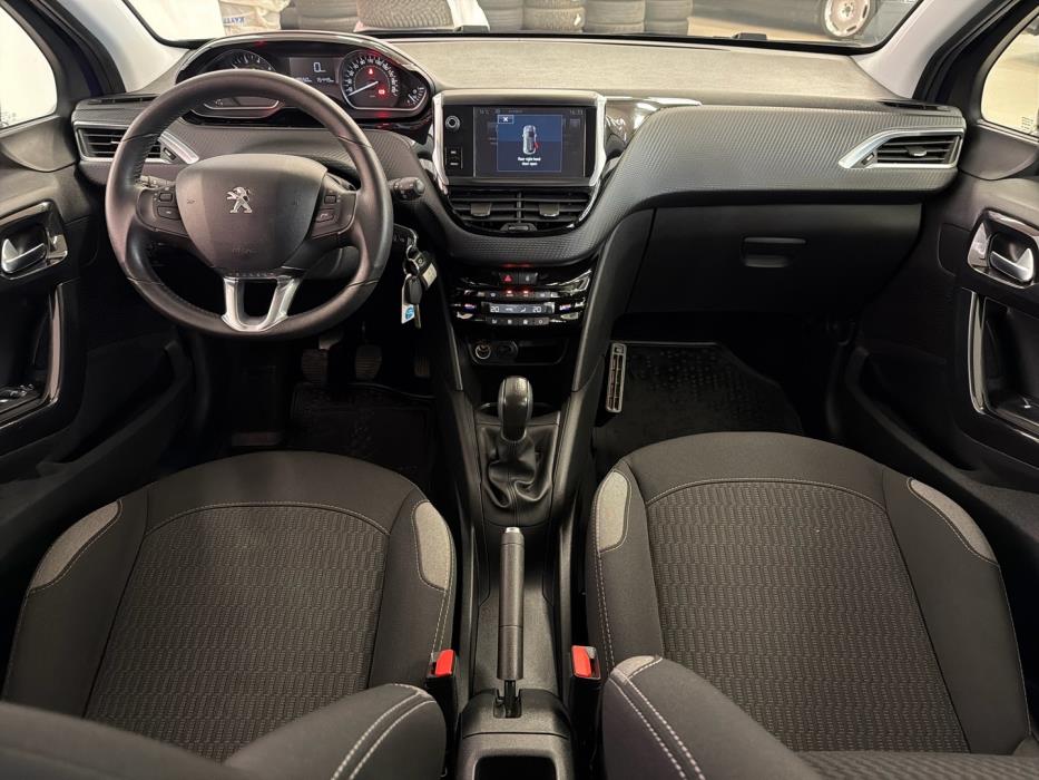 PEUGEOT 208 2016