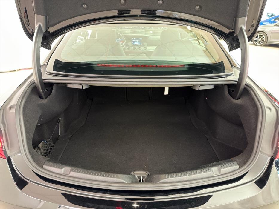 MERCEDES-BENZ E 2018