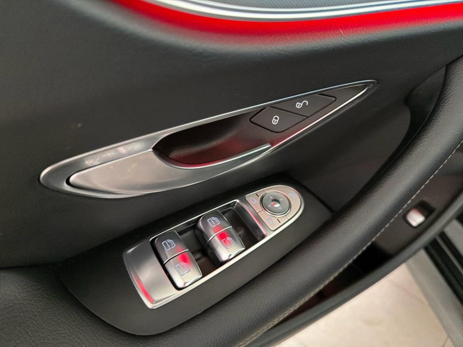 MERCEDES-BENZ E 2018