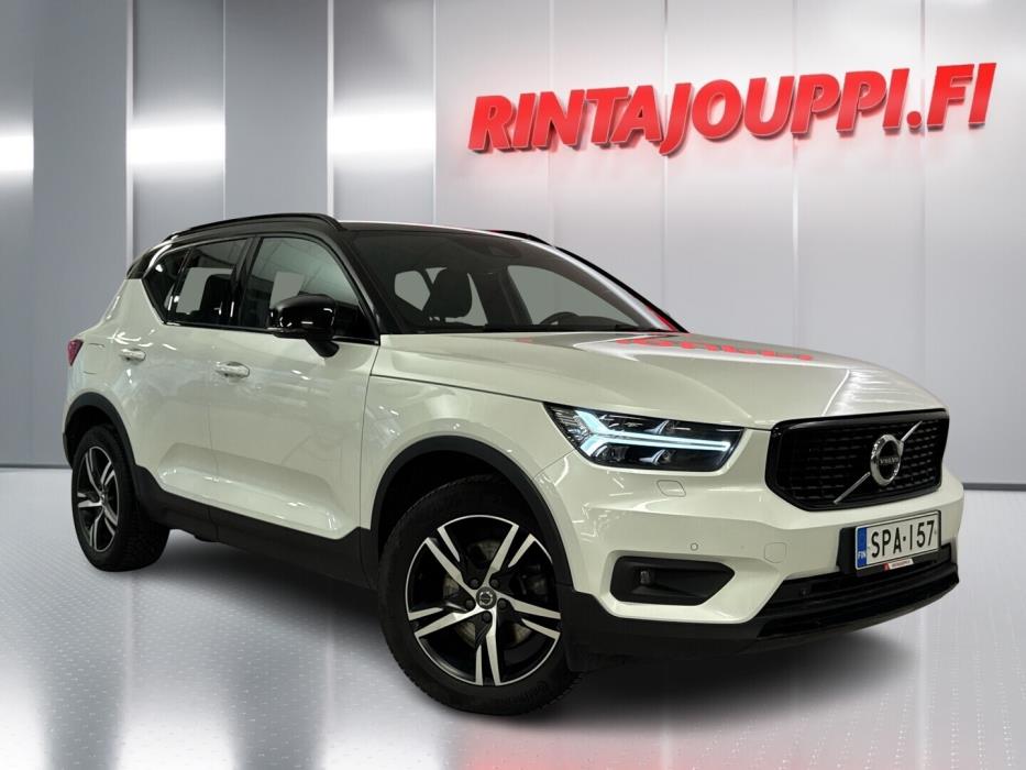 VOLVO XC40 2021