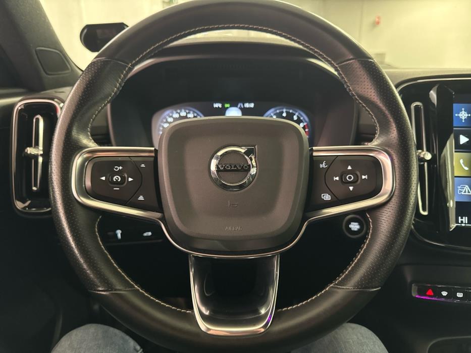 VOLVO XC40 2021