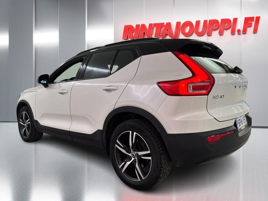 VOLVO XC40 2021