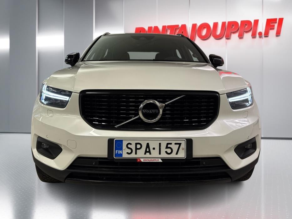 VOLVO XC40 2021