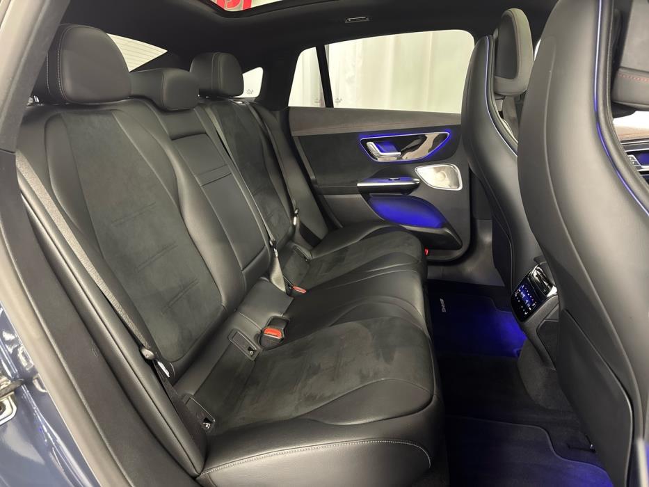 MERCEDES-BENZ EQE 2023