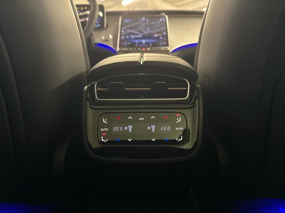 MERCEDES-BENZ EQE 2023