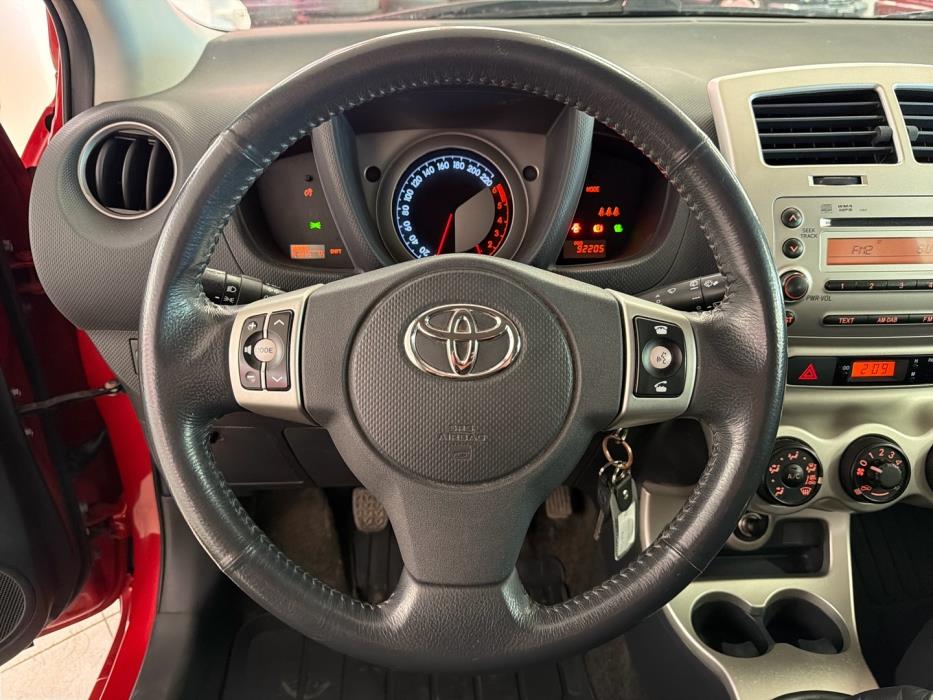 TOYOTA Urban Cruiser 2010
