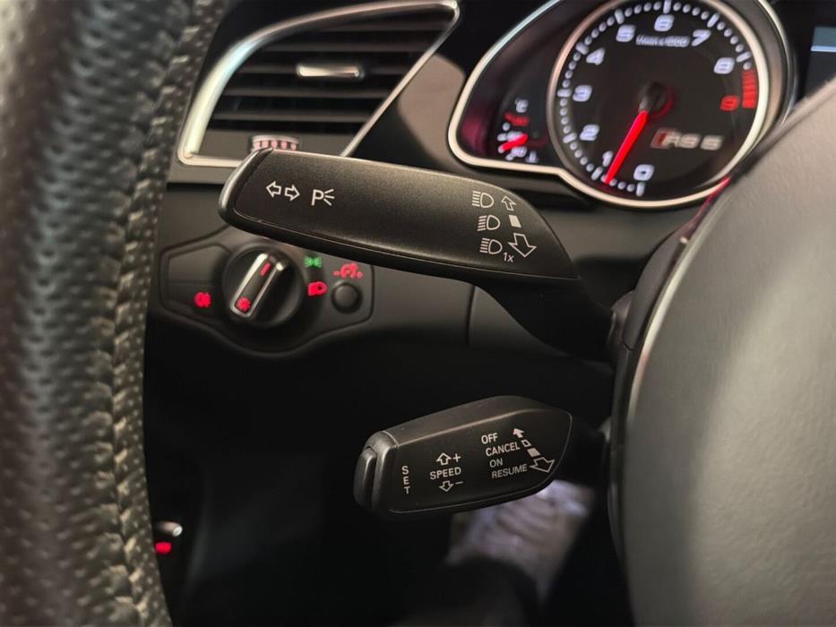 AUDI RS 5 2012