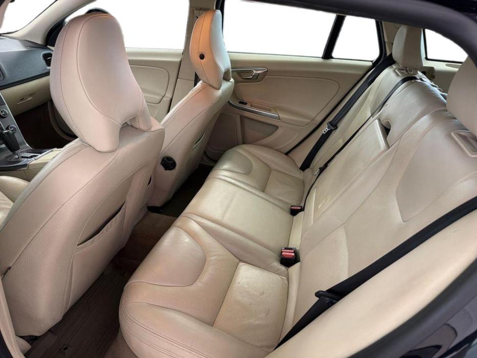 VOLVO V60 2011