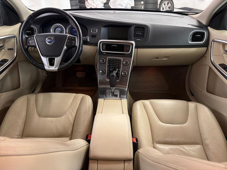 VOLVO V60 2011