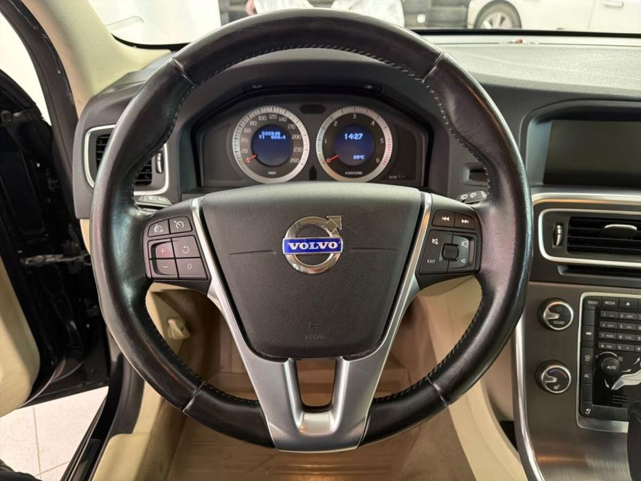VOLVO V60 2011