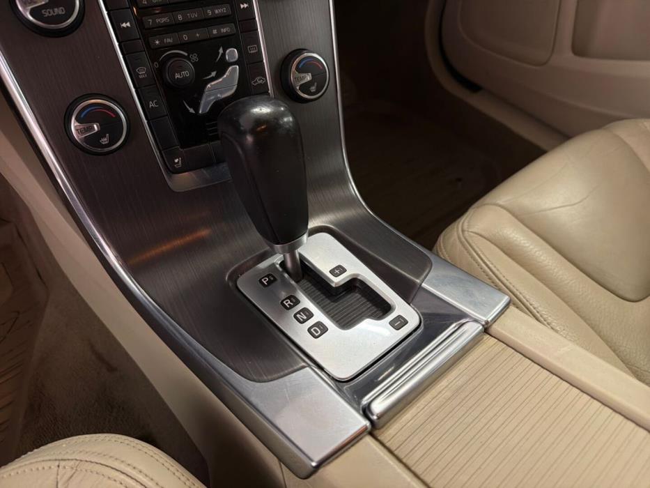 VOLVO V60 2011
