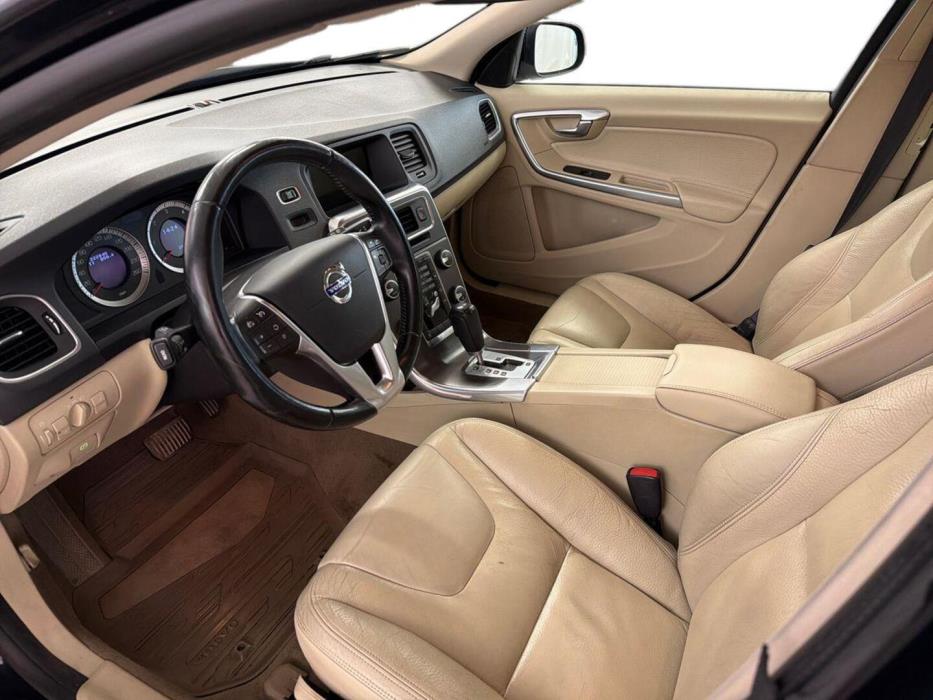 VOLVO V60 2011