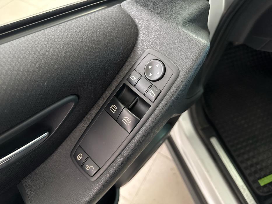 MERCEDES-BENZ A 2006