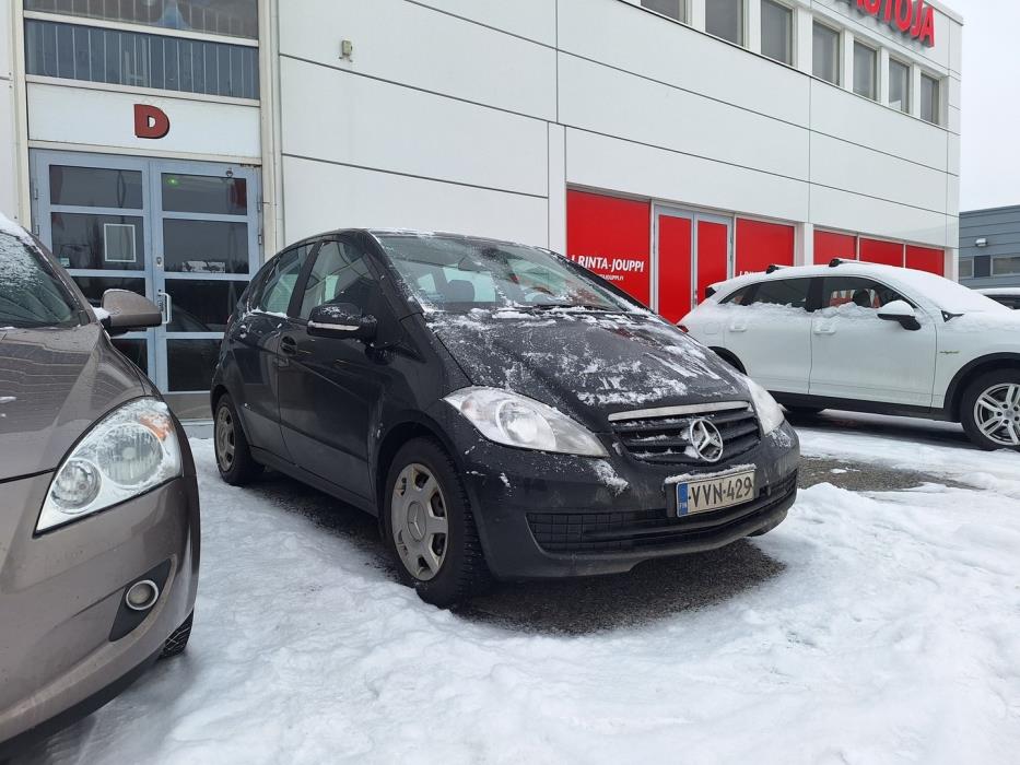 MERCEDES-BENZ A 2011
