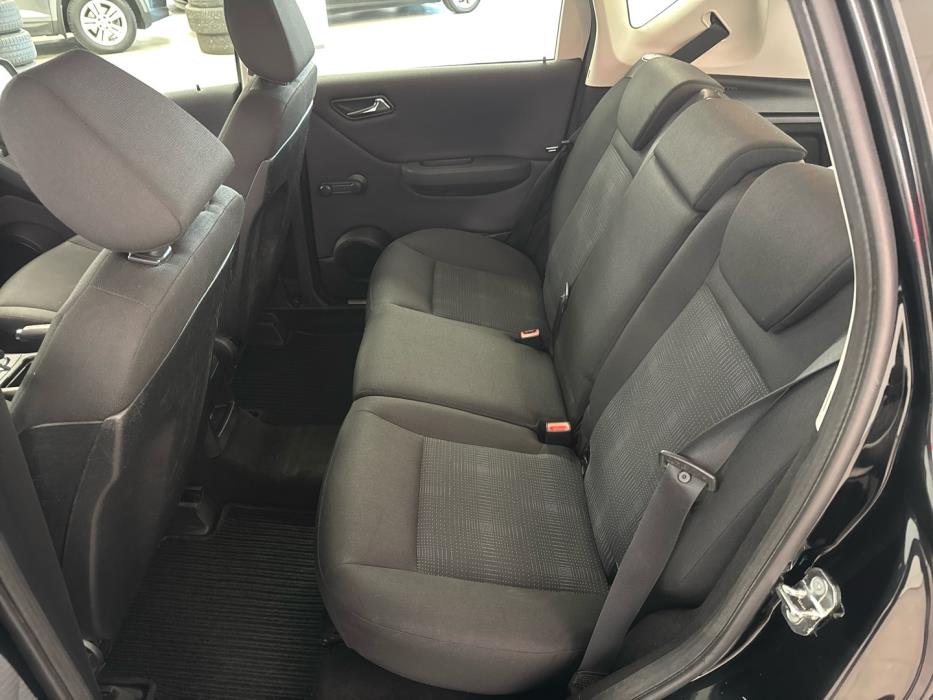 MERCEDES-BENZ A 2011