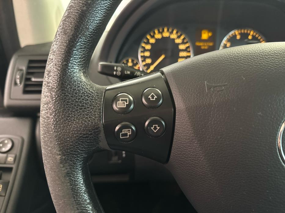 MERCEDES-BENZ A 2011