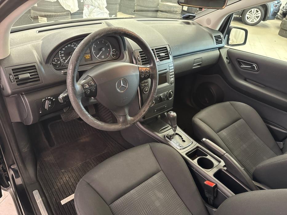 MERCEDES-BENZ A 2011
