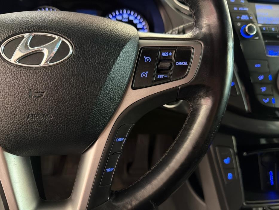 HYUNDAI i40 2012
