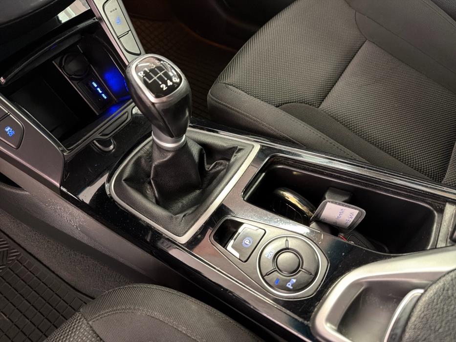 HYUNDAI i40 2012
