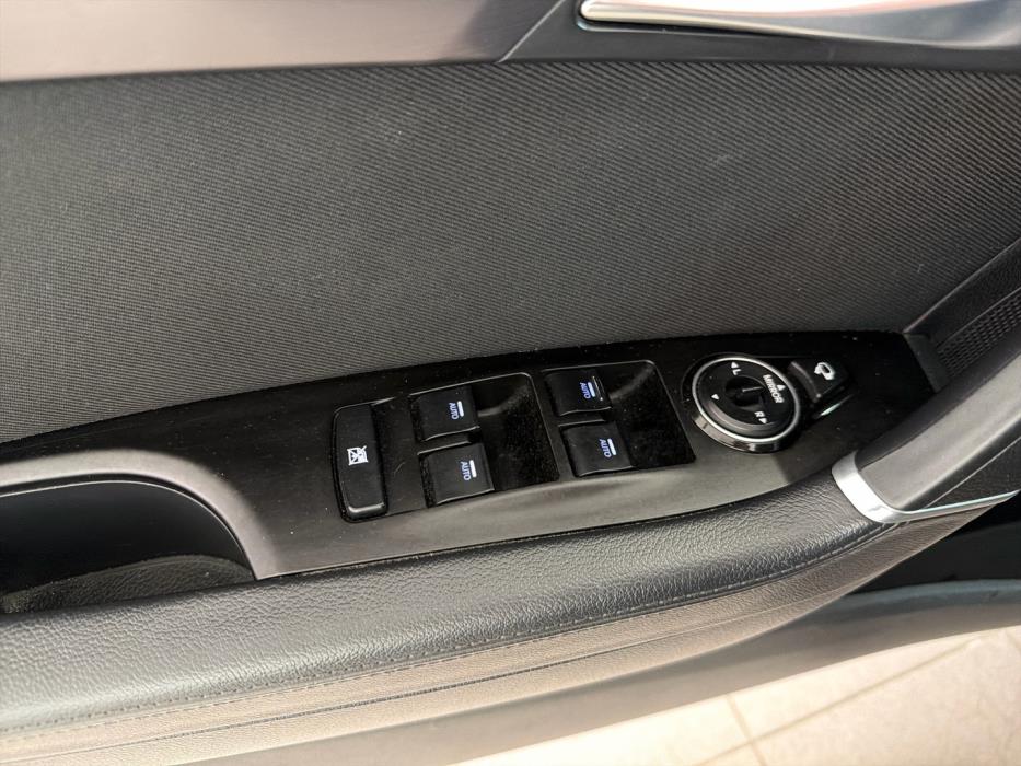 HYUNDAI i40 2012