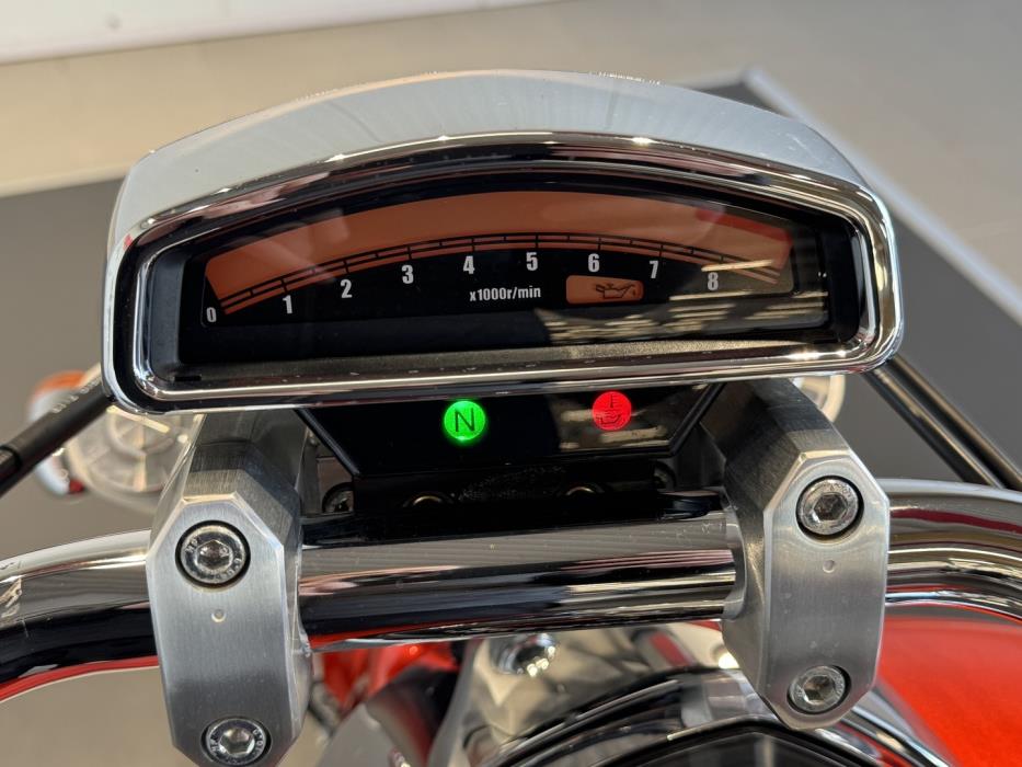 SUZUKI INTRUDER 2008