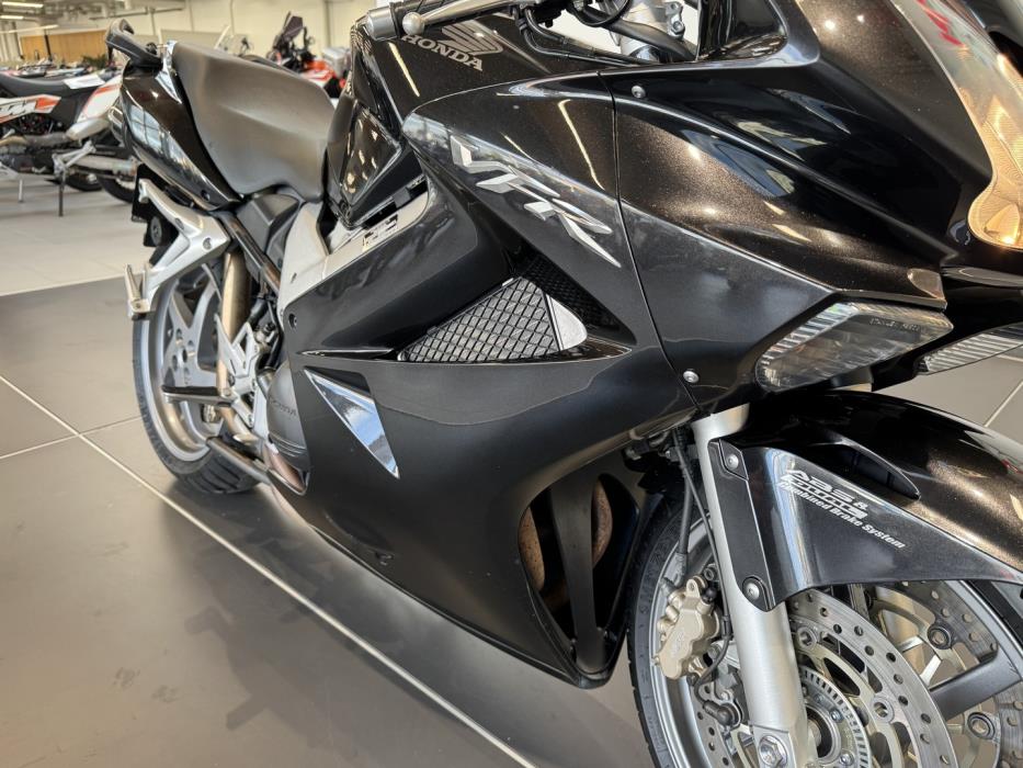 HONDA VFR 2008
