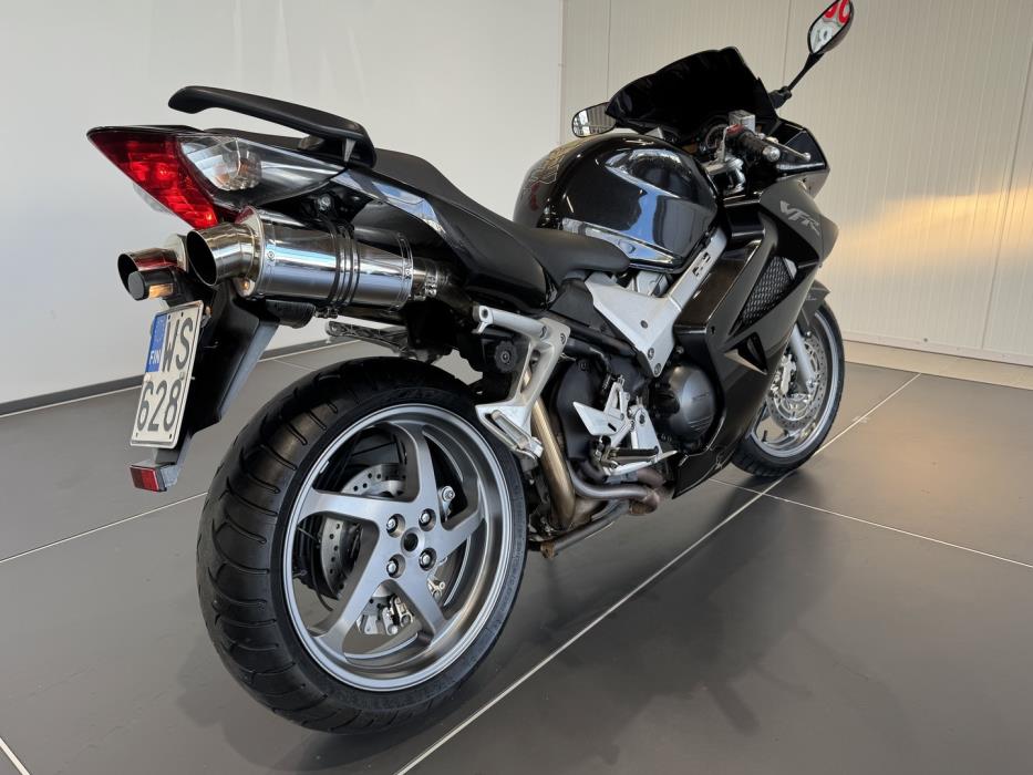 HONDA VFR 2008