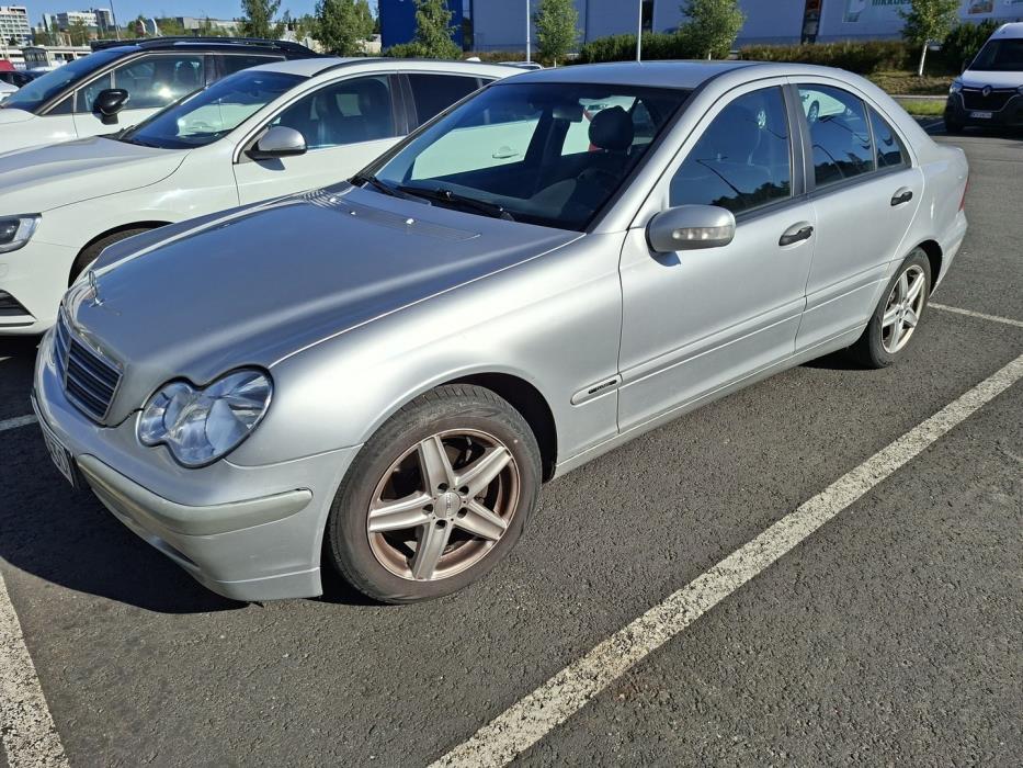 MERCEDES-BENZ C 2002