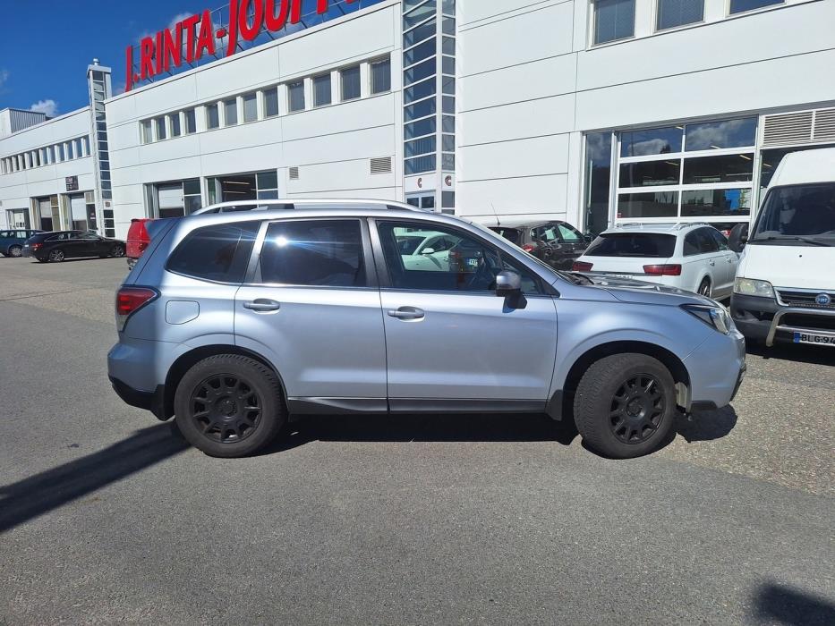 SUBARU Forester 2018