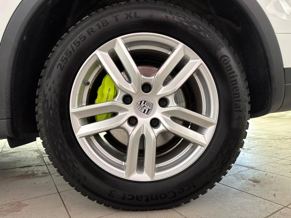 PORSCHE Cayenne 2015